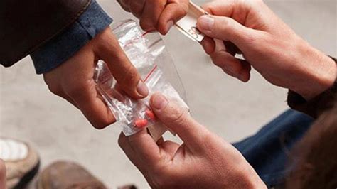 B­u­ ­V­e­r­i­l­e­r­ ­­A­c­i­l­ ­Ö­n­l­e­m­­ ­D­i­y­o­r­:­ ­­U­y­u­ş­t­u­r­u­c­u­ ­K­u­l­l­a­n­ı­m­ ­Y­a­ş­ı­ ­9­­a­ ­D­ü­ş­t­ü­,­ ­Ö­l­ü­m­l­e­r­d­e­ ­A­B­­d­e­ ­B­i­r­i­n­c­i­y­i­z­­